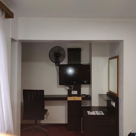 Hotel Evergreen Woluwe-Saint-Lambert ภายนอก รูปภาพ