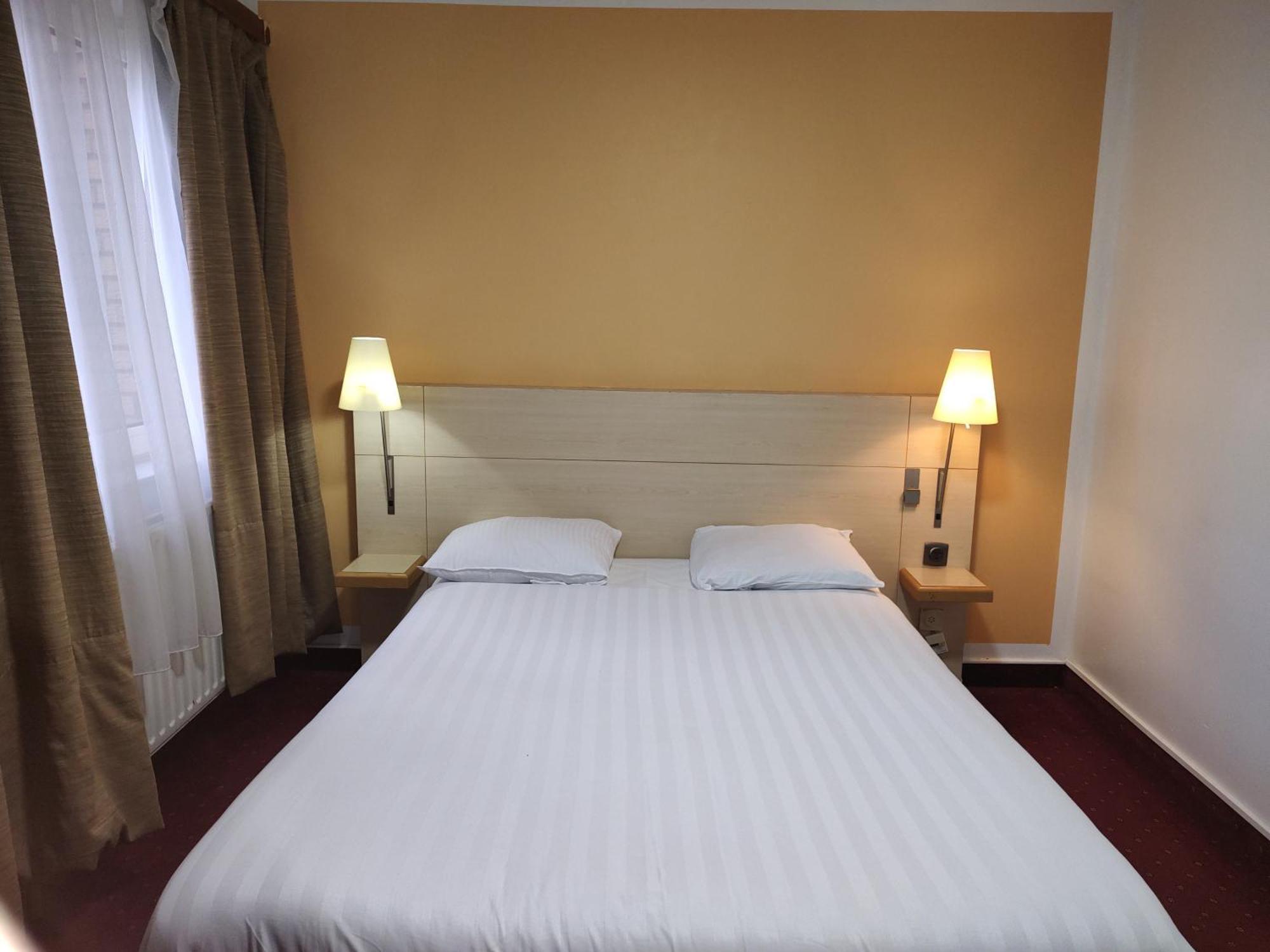 Hotel Evergreen Woluwe-Saint-Lambert ภายนอก รูปภาพ