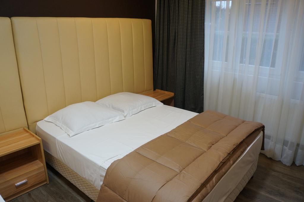 Hotel Evergreen Woluwe-Saint-Lambert ภายนอก รูปภาพ